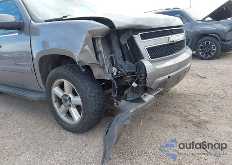 2008 Chevrolet Suburban 1500 Lt from USA, damaged, VIN 1GNFC160X8J243343